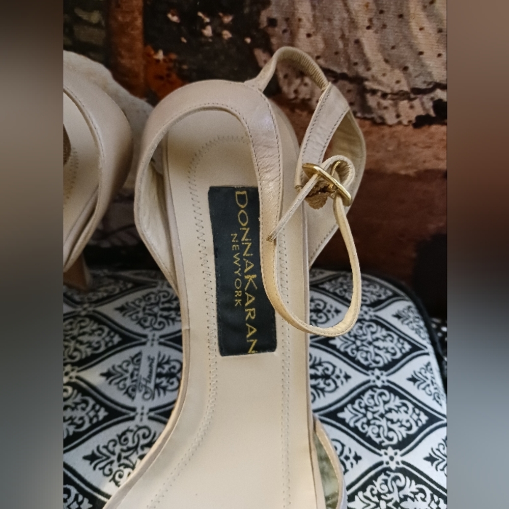 Get These New Donna Karan Now From ITALY. 🇮🇹 🇮🇹 Like New!!! 👠👠 Nice 🎁 💝 - Picture 3 of 8